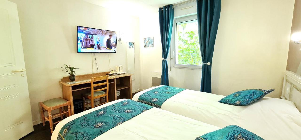 Fasthotel Oloron Hostellerie Du Paon Blanc Lurbe-Saint-Christau Exteriér fotografie