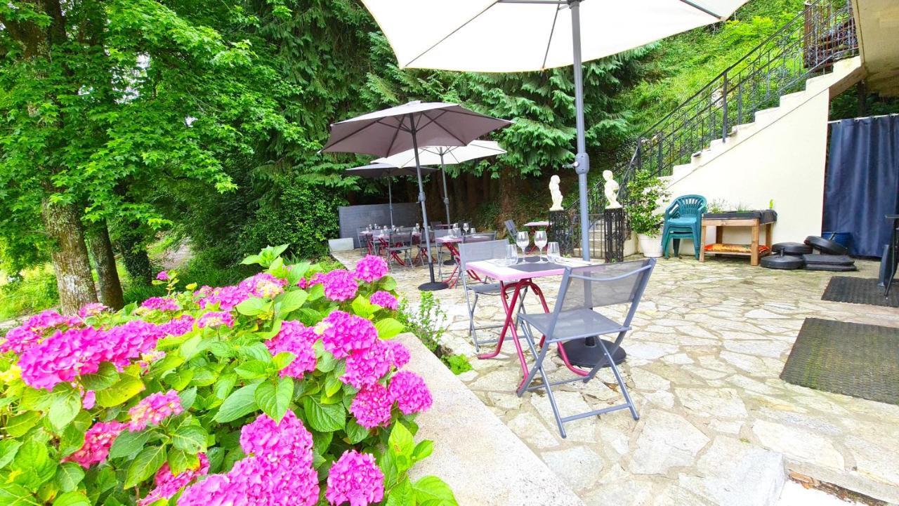 Fasthotel Oloron Hostellerie Du Paon Blanc Lurbe-Saint-Christau Exteriér fotografie