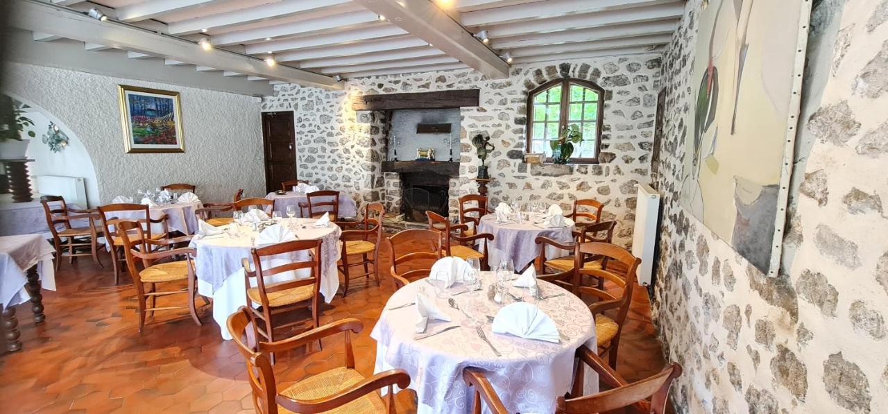 Fasthotel Oloron Hostellerie Du Paon Blanc Lurbe-Saint-Christau Exteriér fotografie